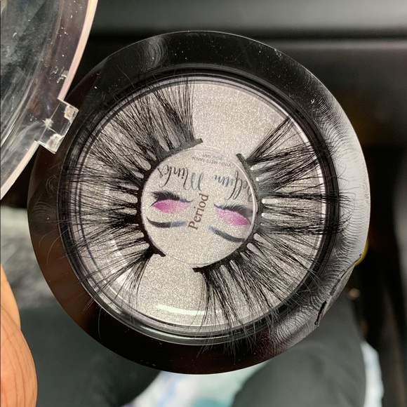 25 MM Lashes - Picture 6 of 6